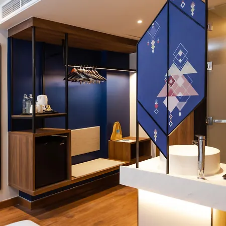 Centara Life Hotel Bangkok Phra Nakhon