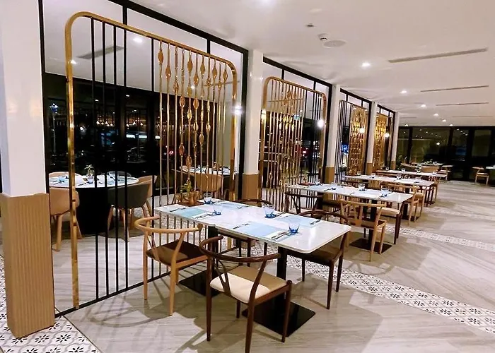 Centara Life Phra Nakhon 4*