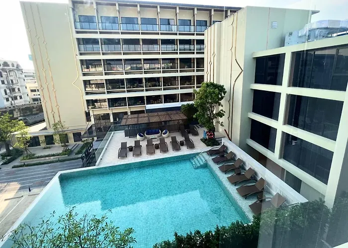 Centara Life Phra Nakhon בנגקוק