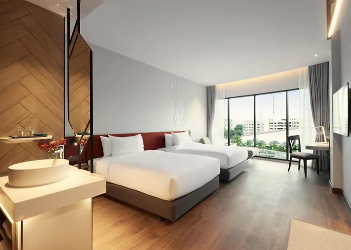 Centara Life Phra Nakhon 4*